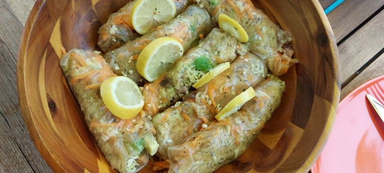 Slika za zelenjavne rolice v riževi papirju s sojino meso in proso
