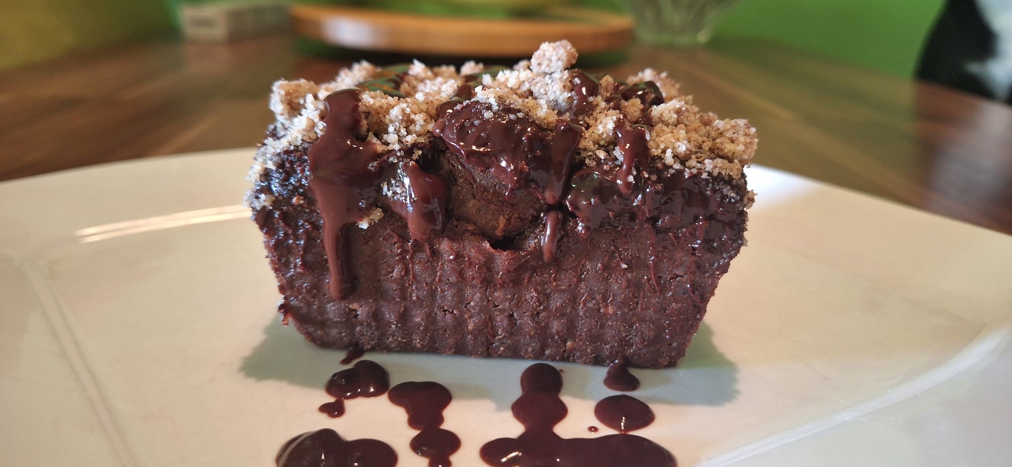 Slika za sirova torta z vegansko „nutello“ in lešniki